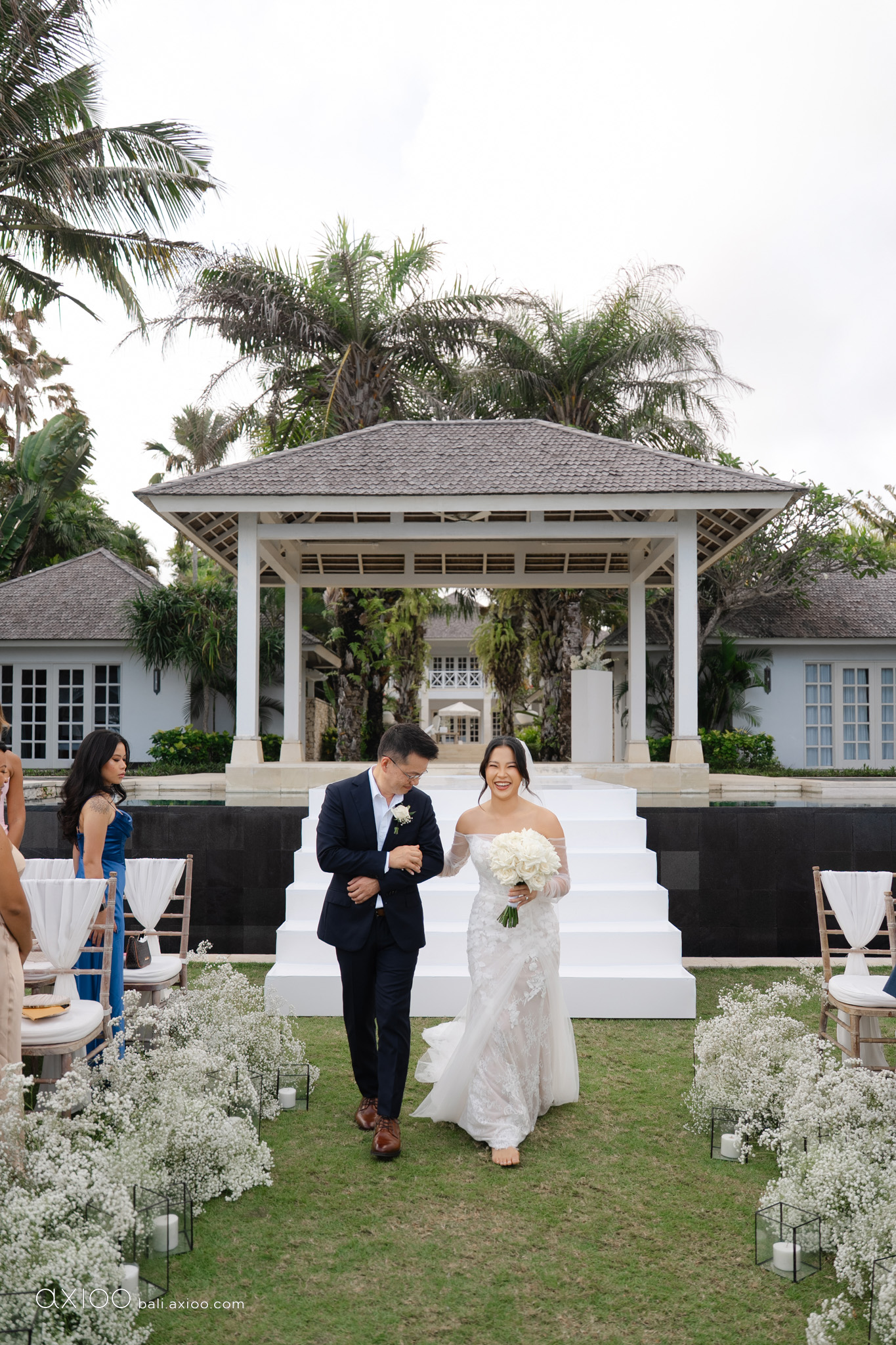 Axioo: A Universe of Love